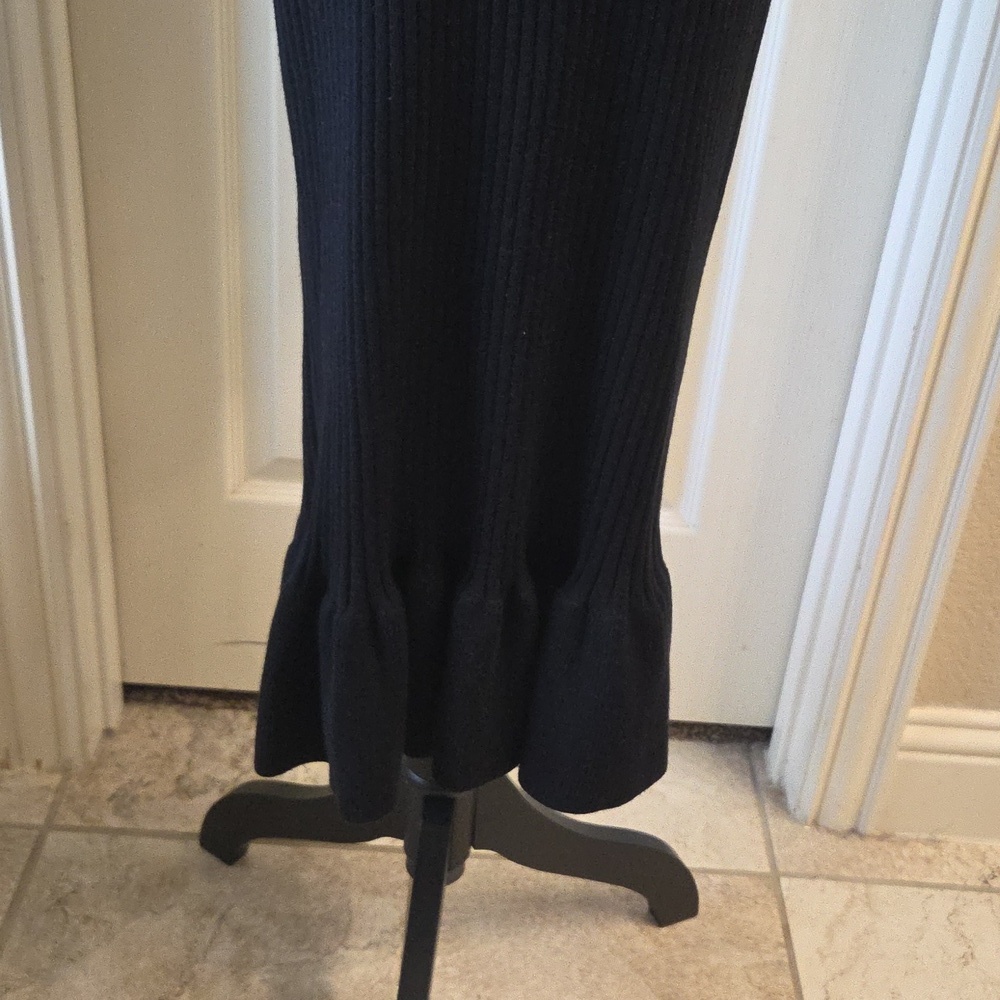 Chic Black and White Long Sleeve Dress - Picture 10 of 16